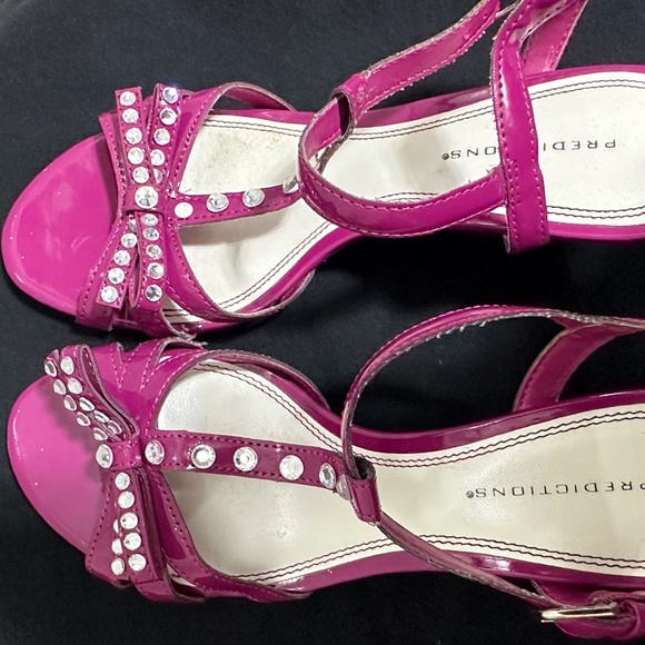 Purple Sz 5 bedazzled heels - Picture 9 of 13